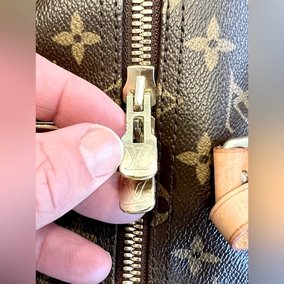 Louis Vuitton Keepall 50 Bandoulière - Picture 9 of 15